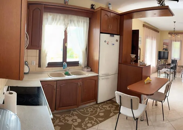 Malila فيلة باناجيا